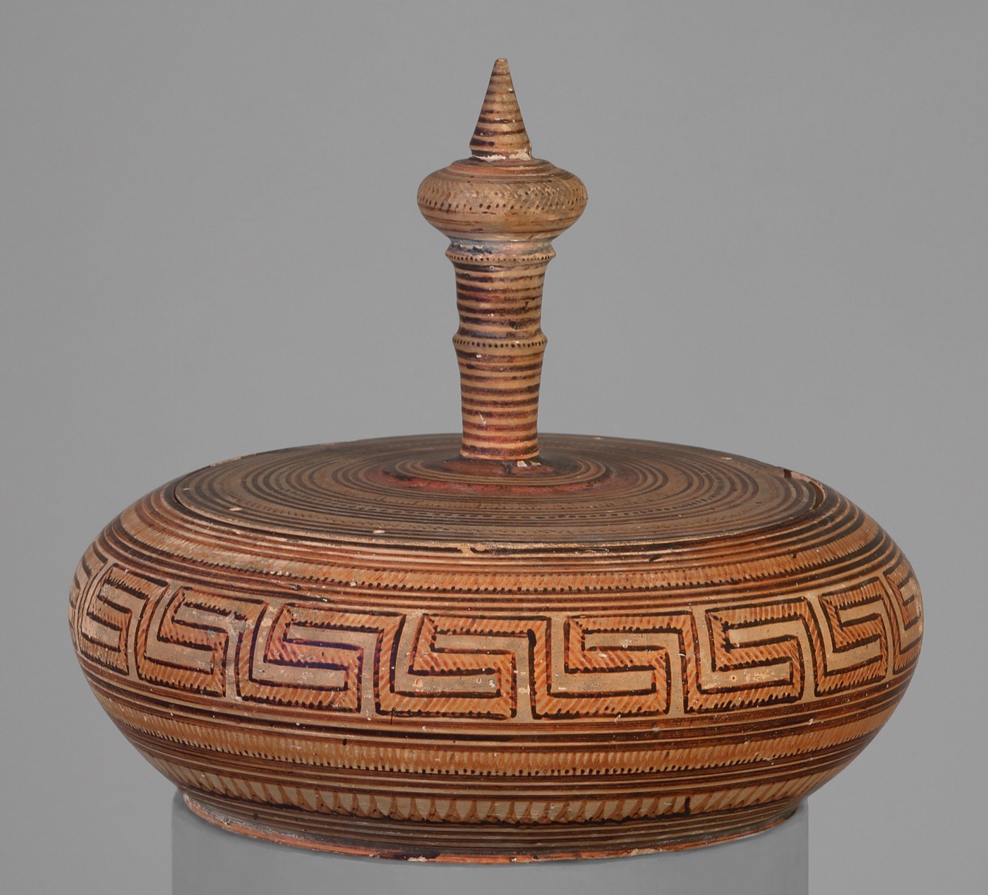 Terracotta pyxis (box with lid)