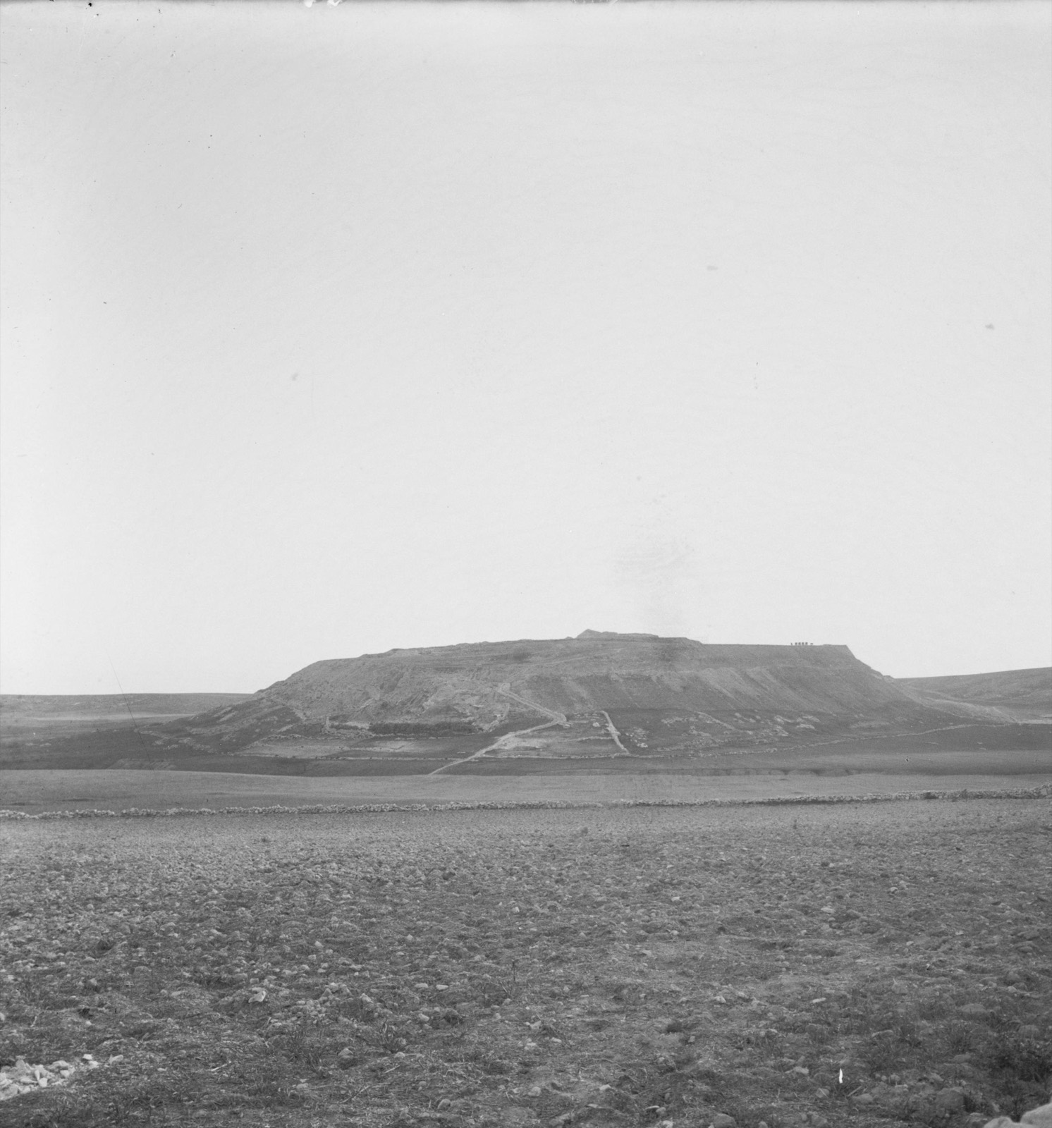 Tel Deweir. Gen[eral] view of the Tell Deweir.