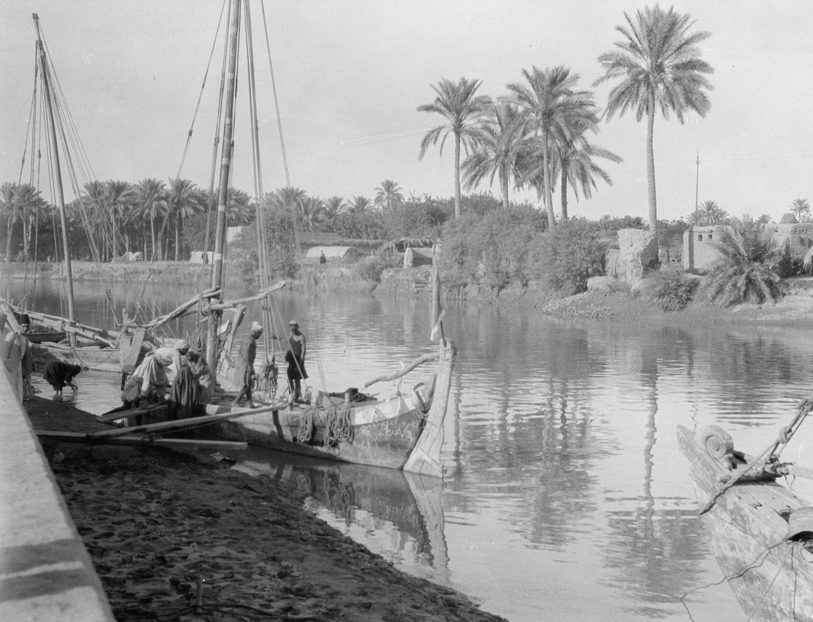Iraq. River scenes on the Euphrates taken at Hilla. Typical river boats