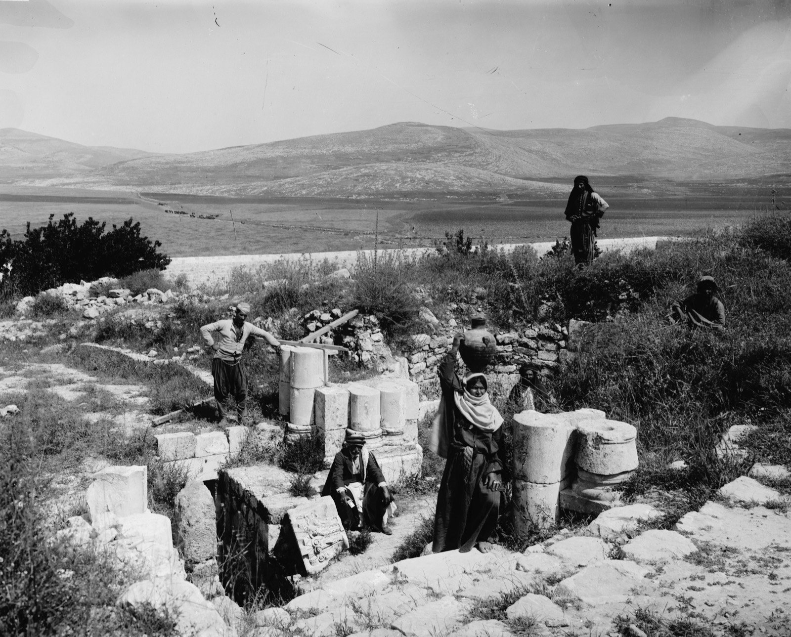 Northern views. Jacob's Well, near Nablous [i.e., Nablus]